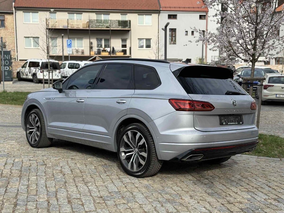 2019 Volkswagen TOUAREG - 2