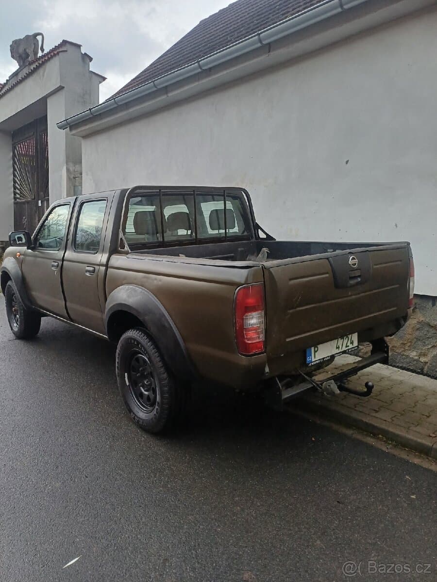 2005 Nissan NAVARA - 2