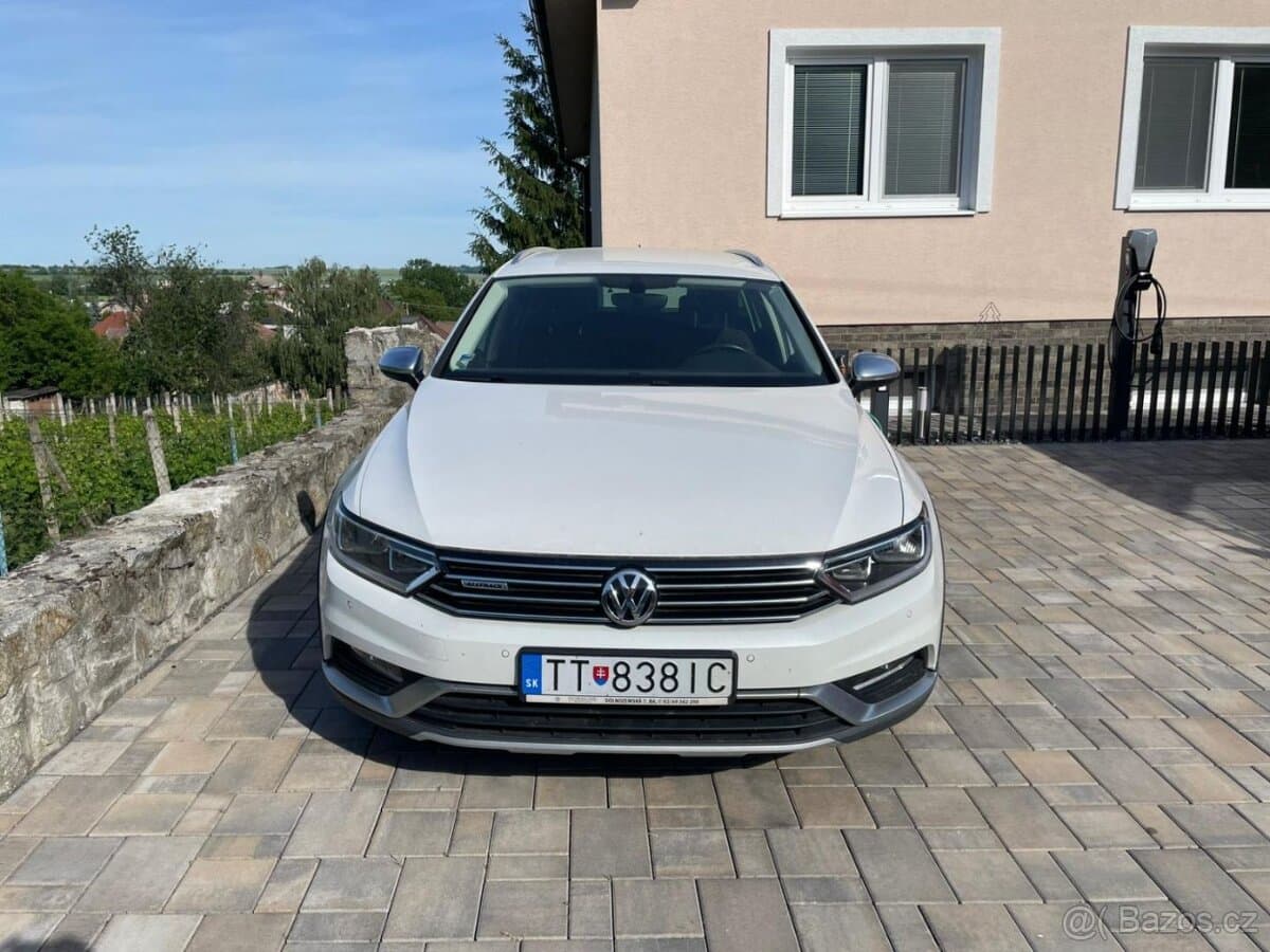 2017 Volkswagen PASSAT - 2