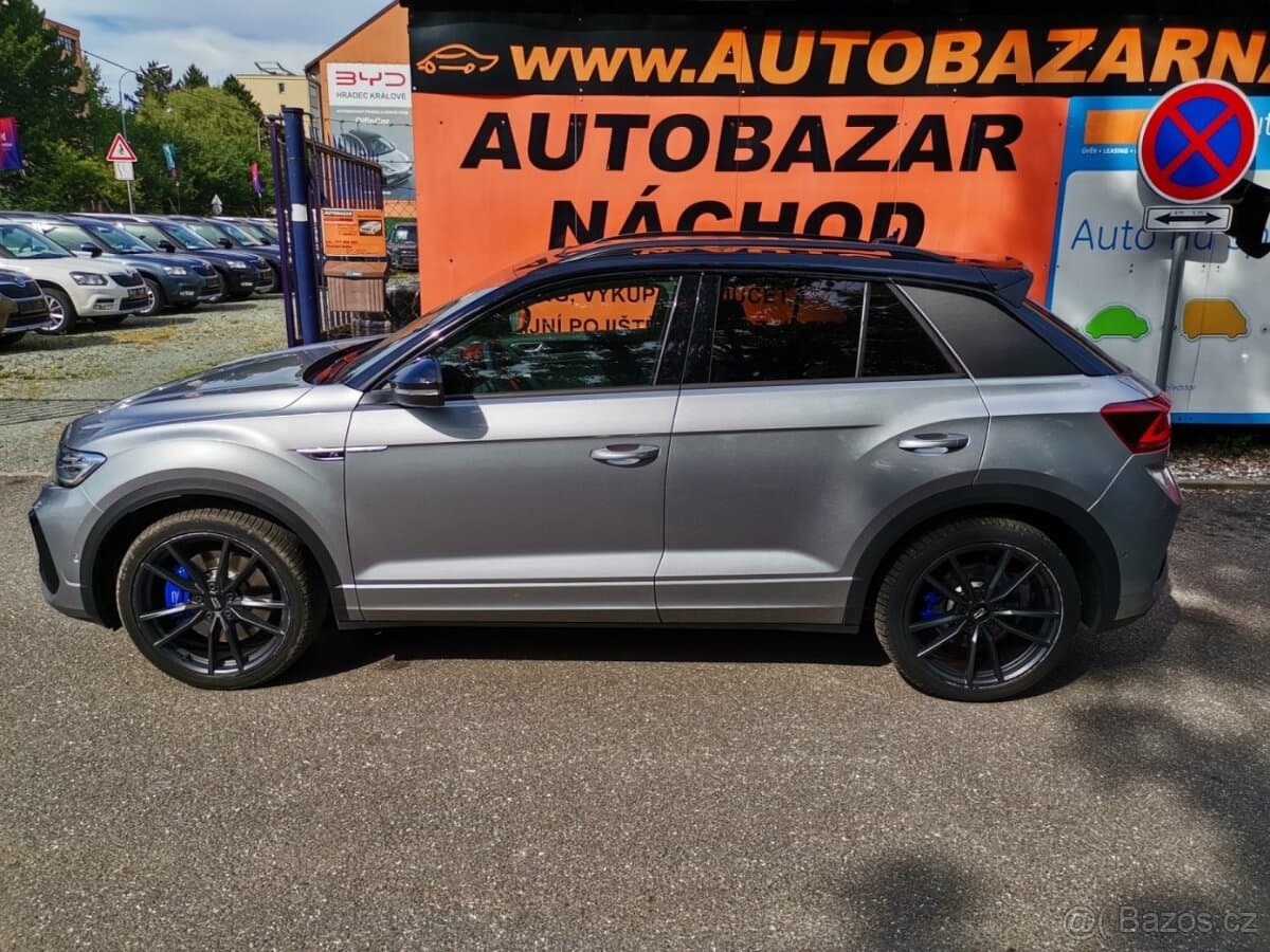 2025 Volkswagen T-ROC - 2