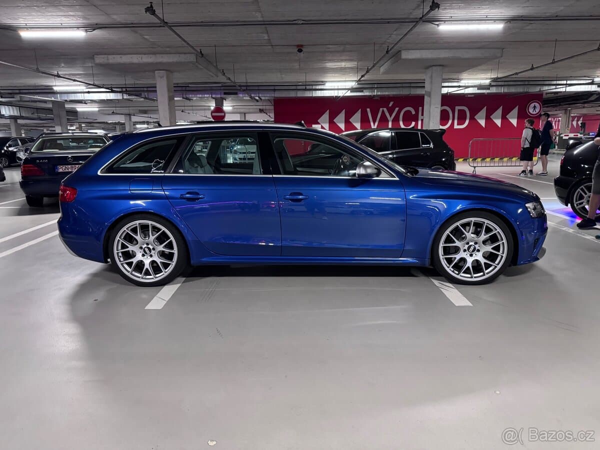 2013 Audi RS4 - 2