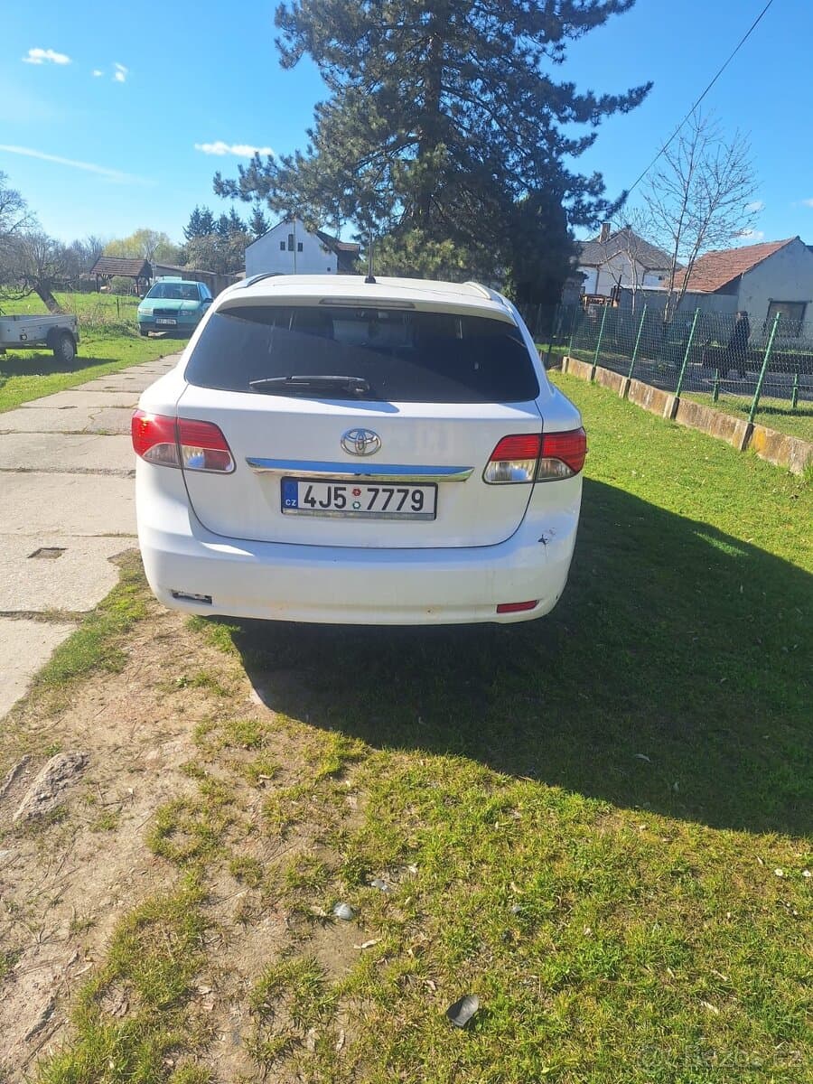 2012 Toyota AVENSIS - 2