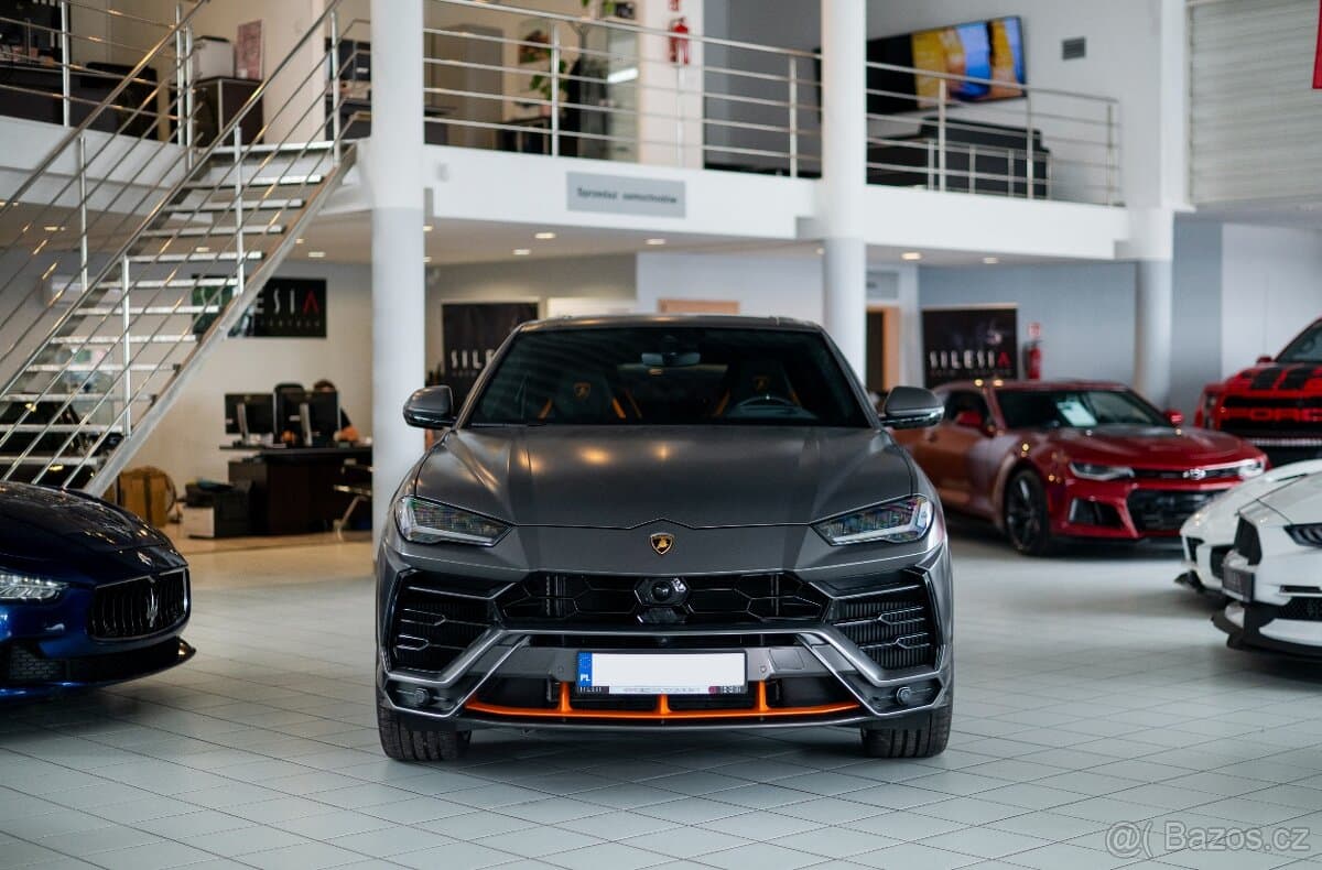 2022 Lamborghini URUS - 2