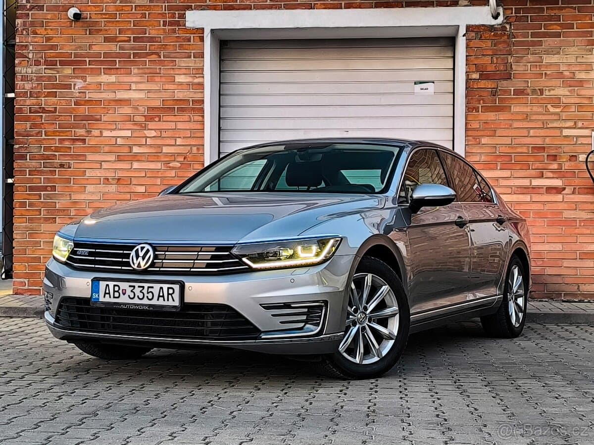 2016 Volkswagen PASSAT - 2