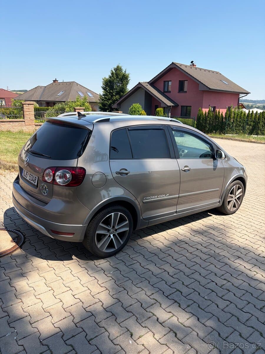2010 Volkswagen GOLF - 2