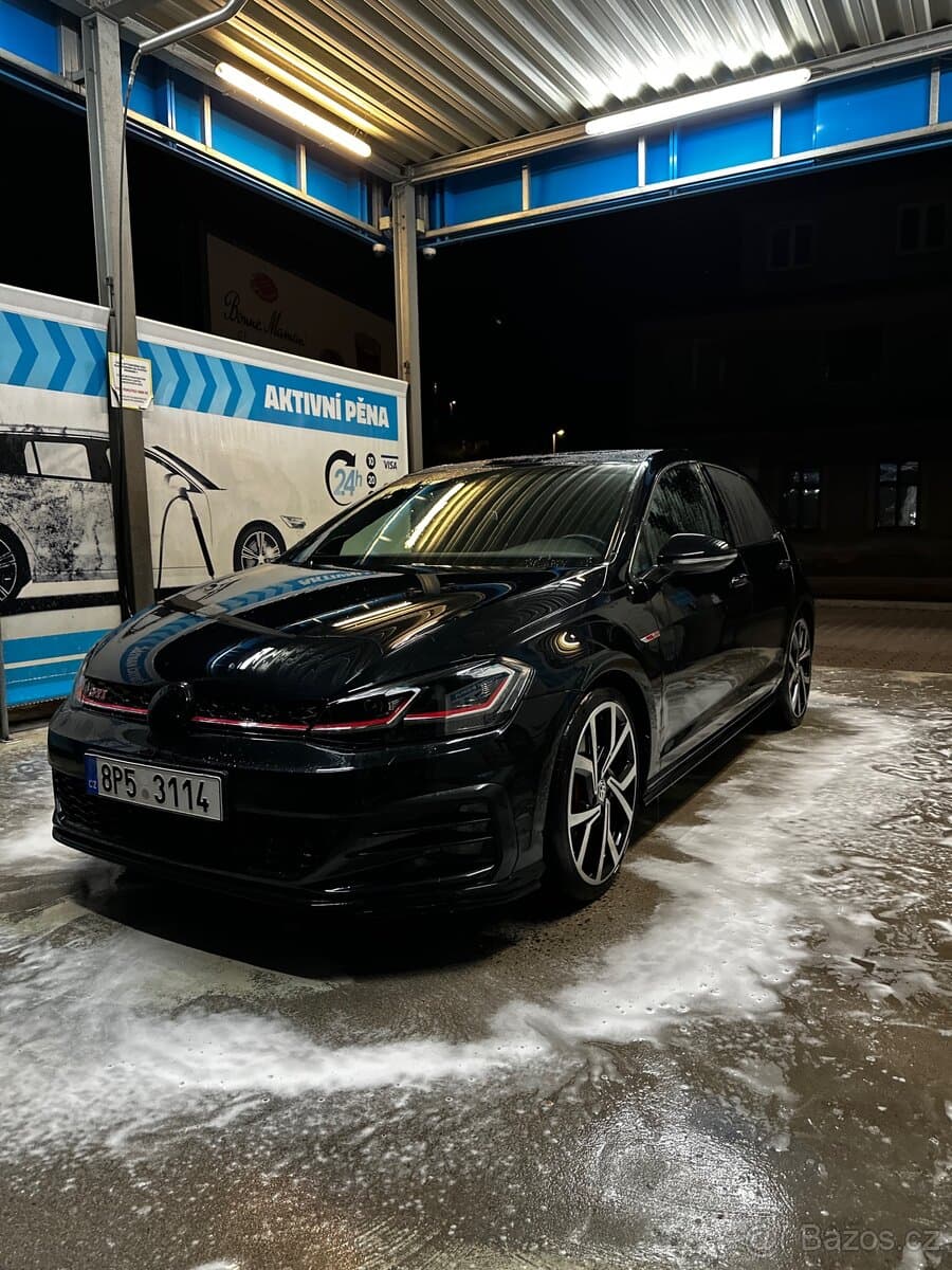Volkswagen GOLF - 2