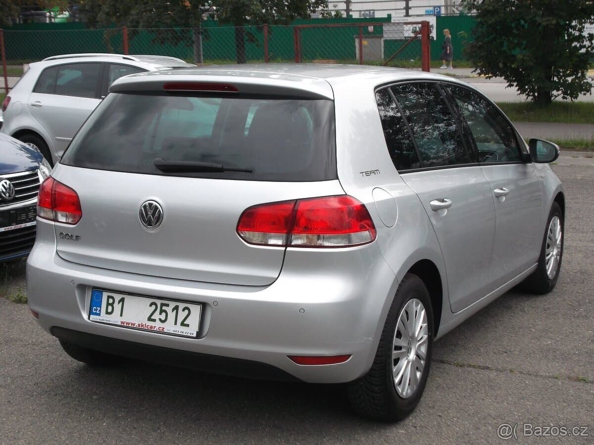 2011 Volkswagen GOLF - 2