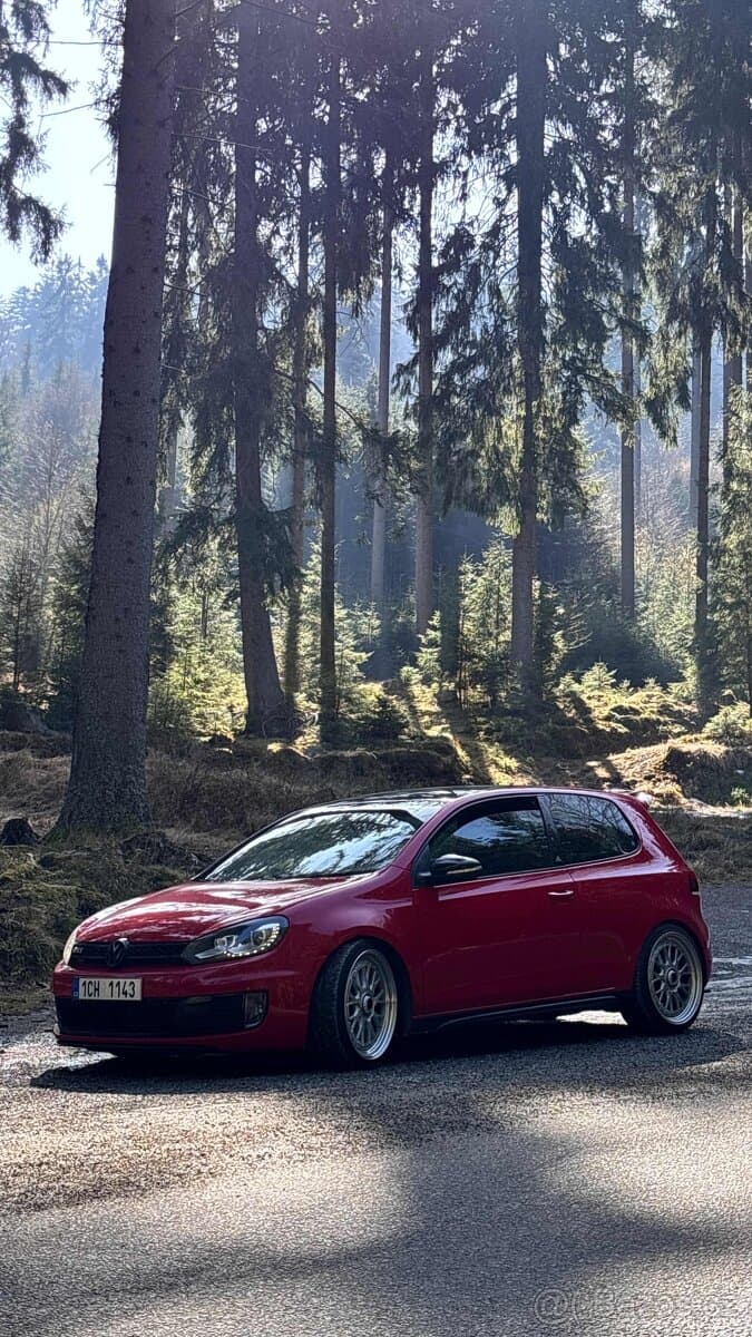 Volkswagen GOLF - 2