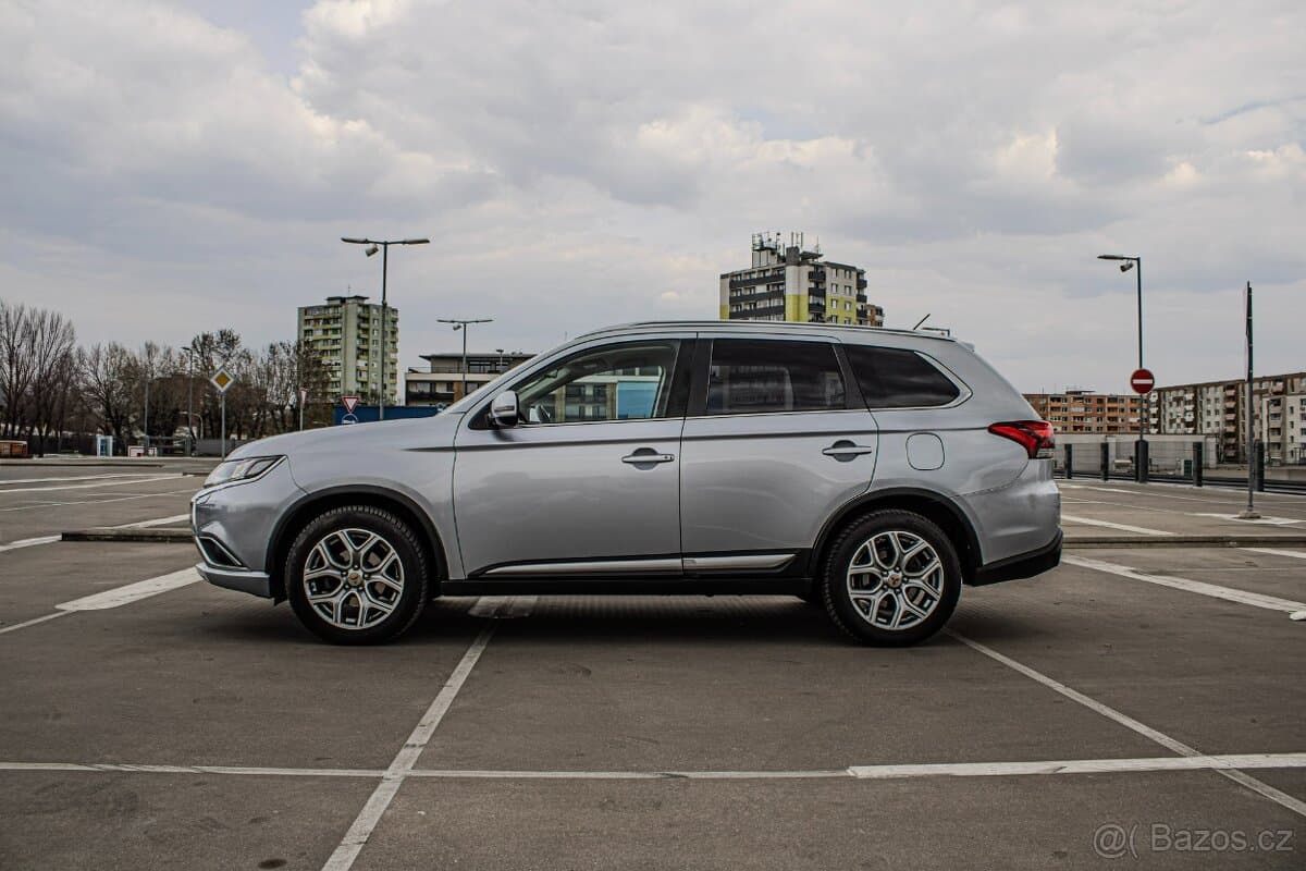 2016 Mitsubishi OUTLANDER - 2