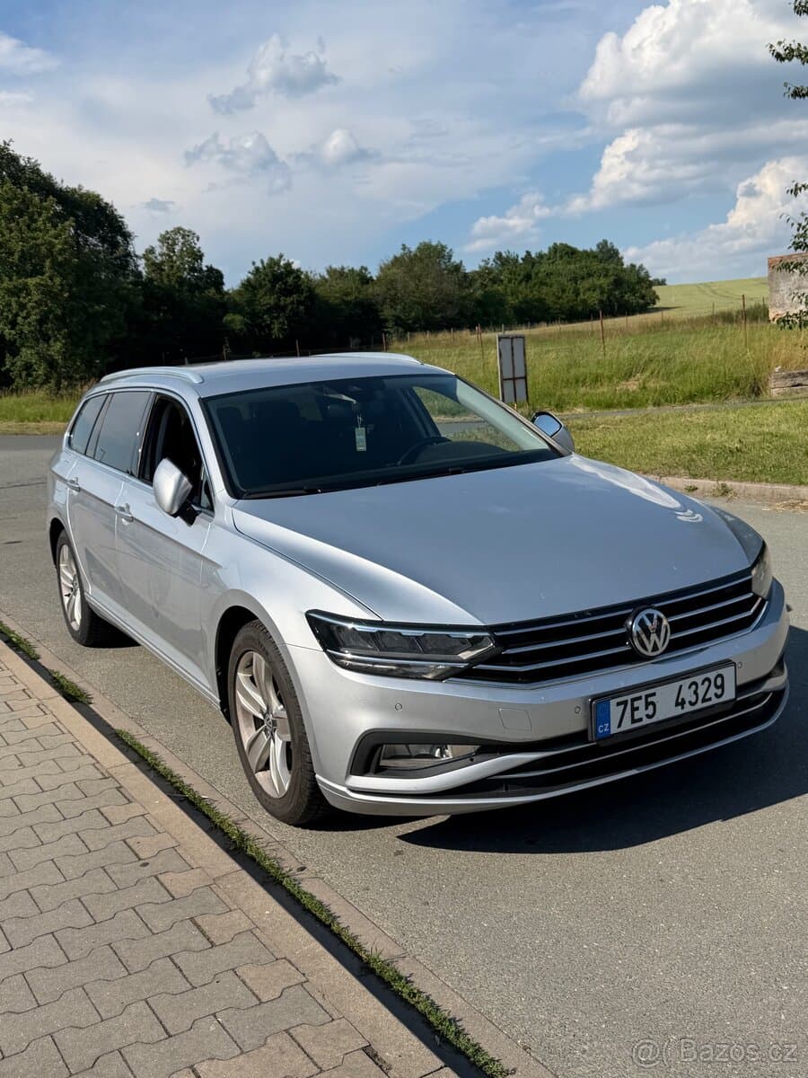 2020 Volkswagen PASSAT - 2