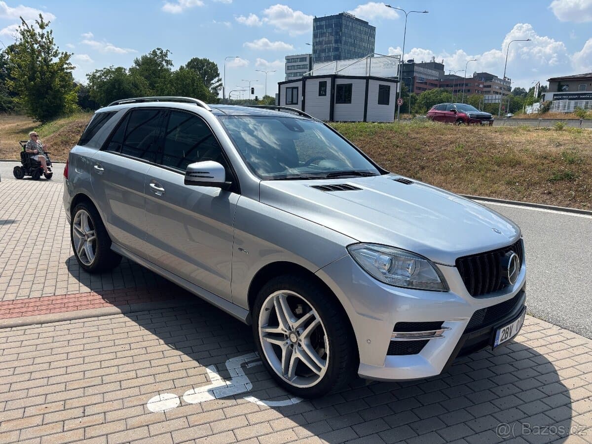 2012 Mercedes-Benz M-CLASS - 2