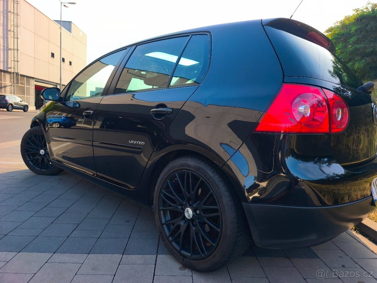 Volkswagen GOLF - 2