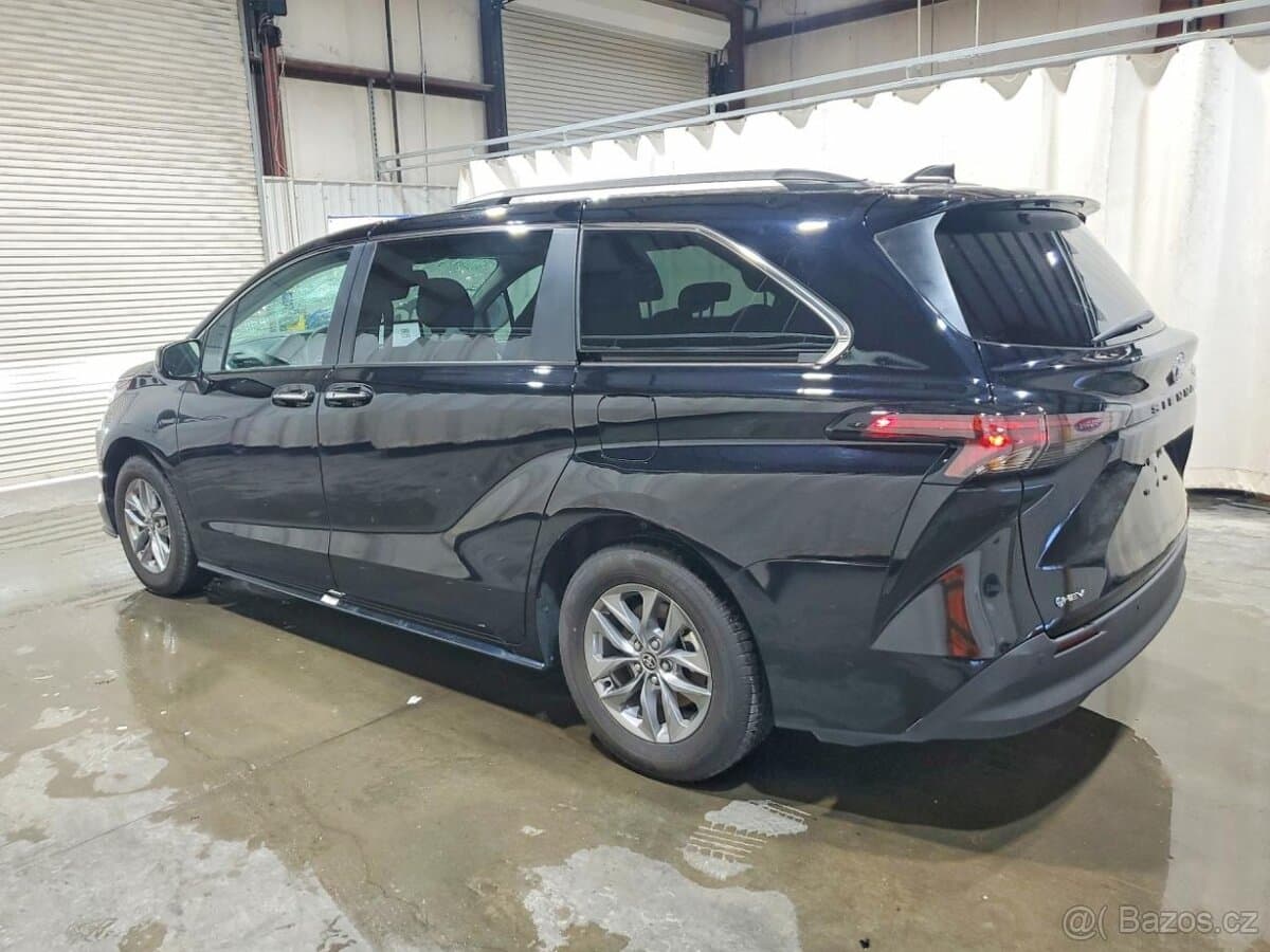 2026 Toyota SIENNA - 2