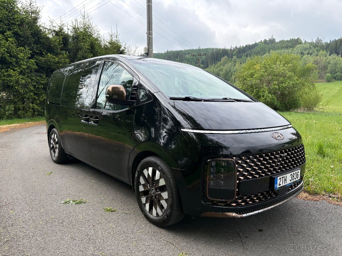 2022 Hyundai STARIA - 2
