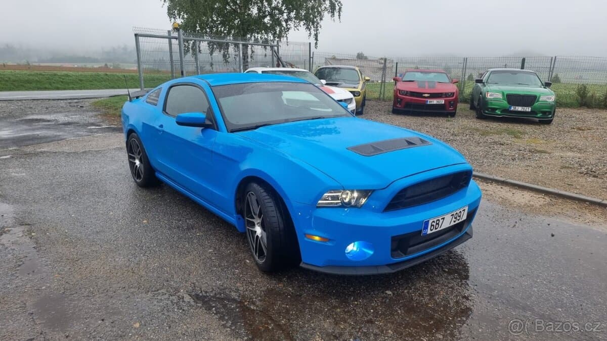 2013 Ford MUSTANG - 2