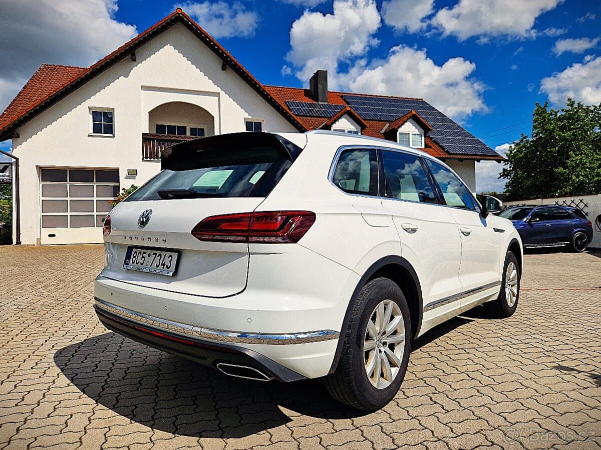 2019 Volkswagen TOUAREG - 2