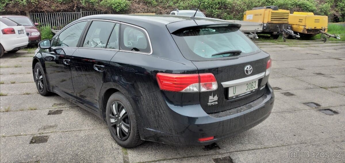 2012 Toyota AVENSIS - 2