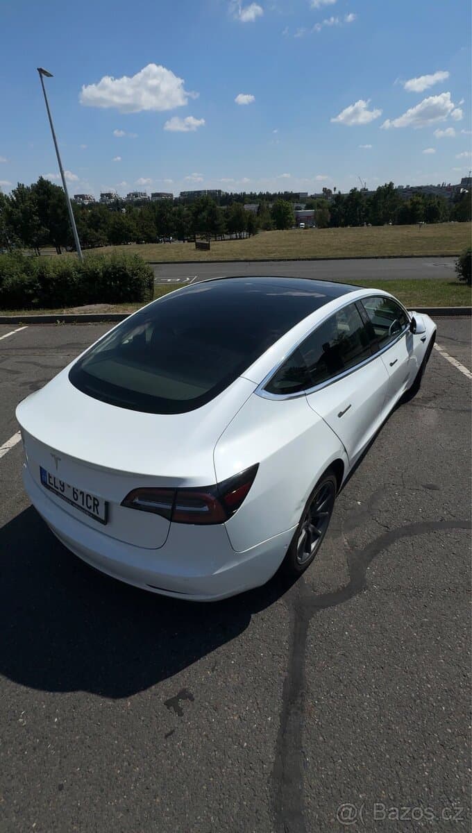 Tesla MODEL 3 - 2