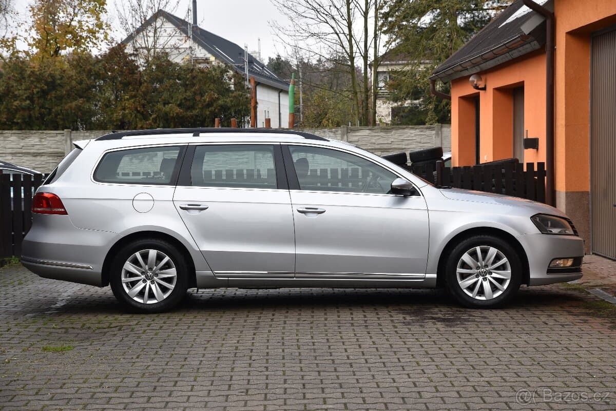 2012 Volkswagen PASSAT - 2