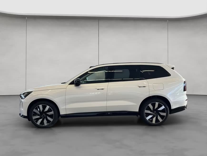 2025 Volvo EX90 - 2