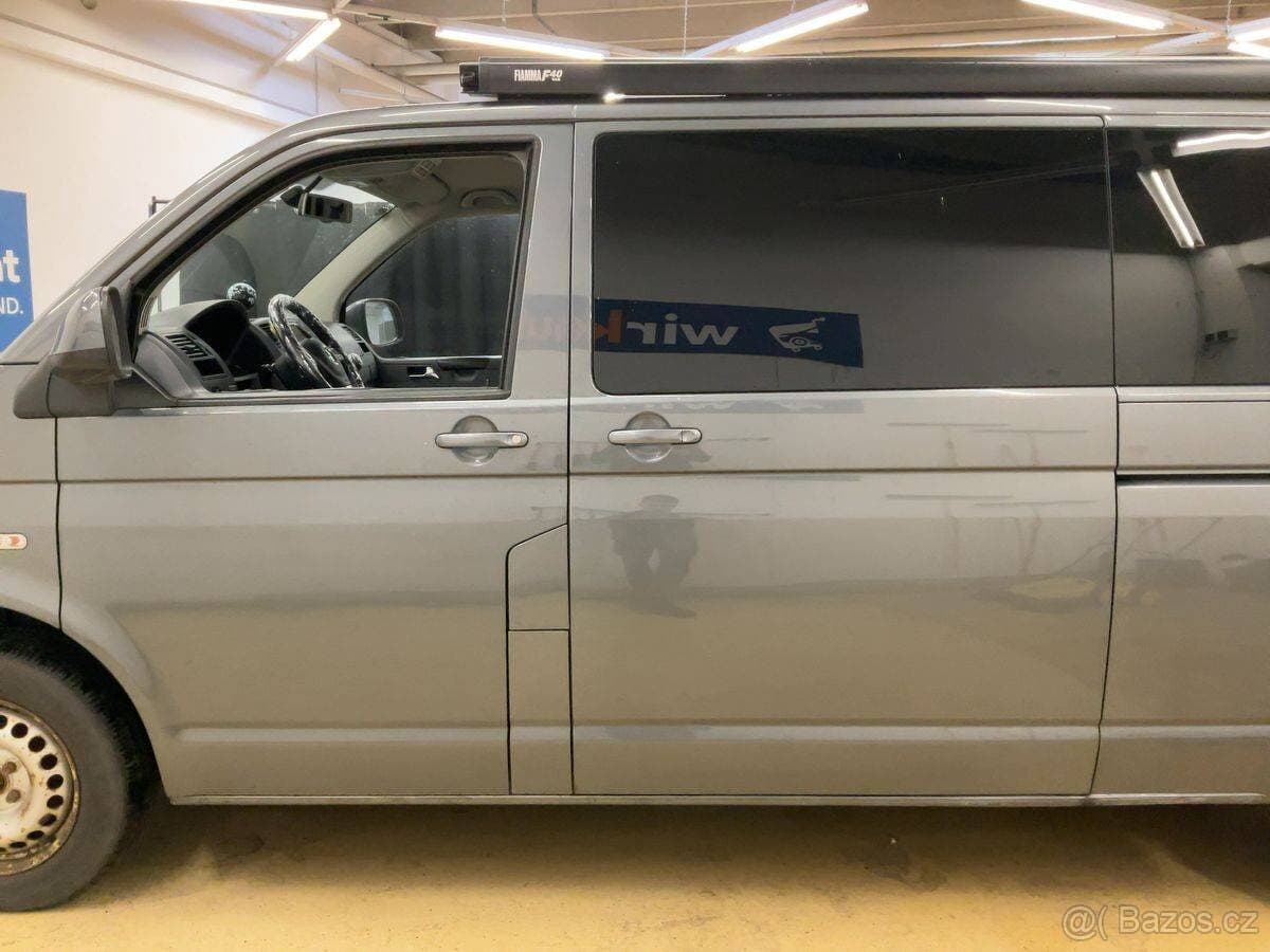 2011 Volkswagen CARAVELLE - 2