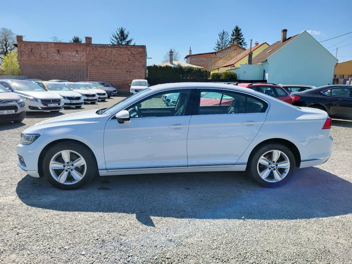 2022 Volkswagen PASSAT - 2