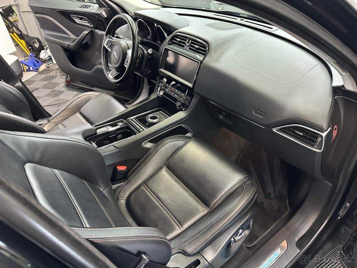 2019 Jaguar F-PACE - 2