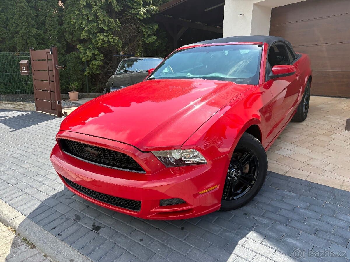 2013 Ford MUSTANG - 2