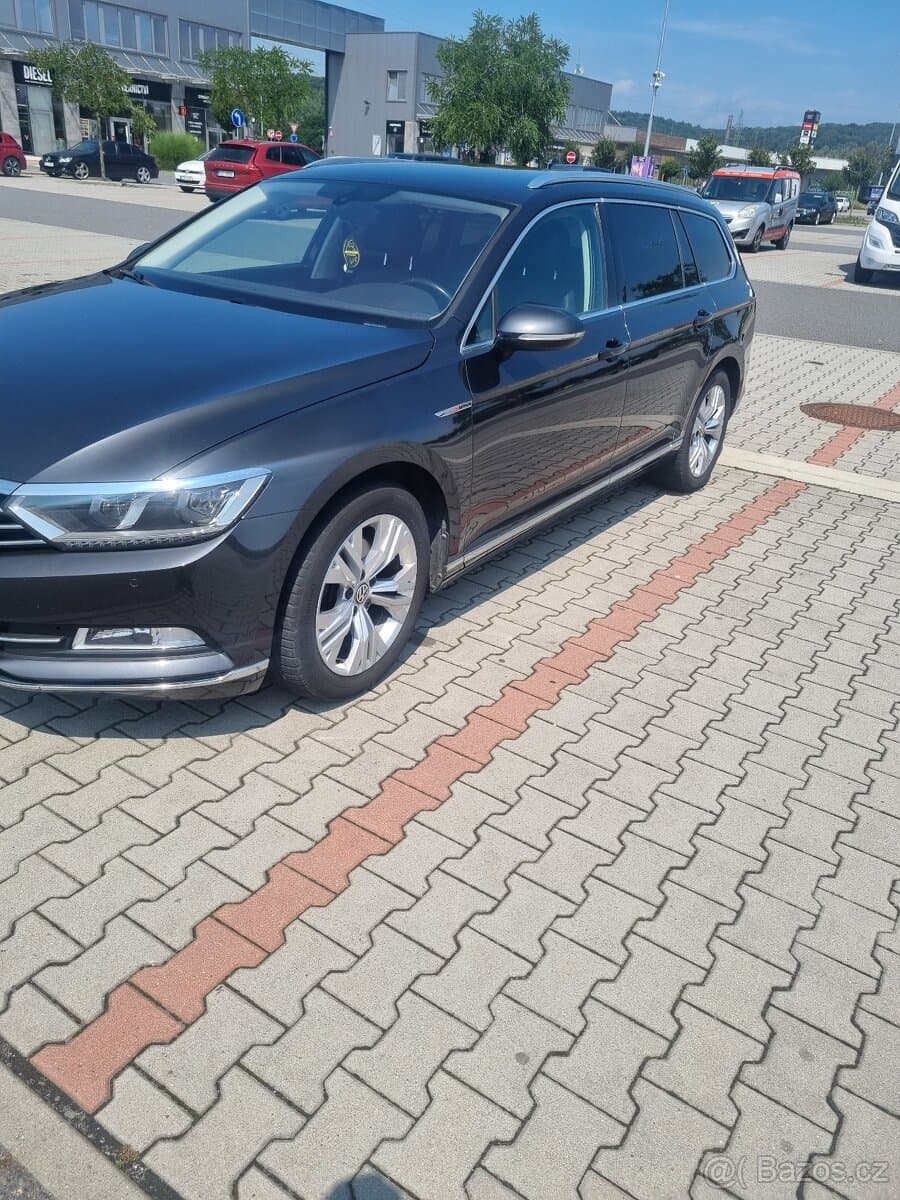 2018 Volkswagen PASSAT - 2