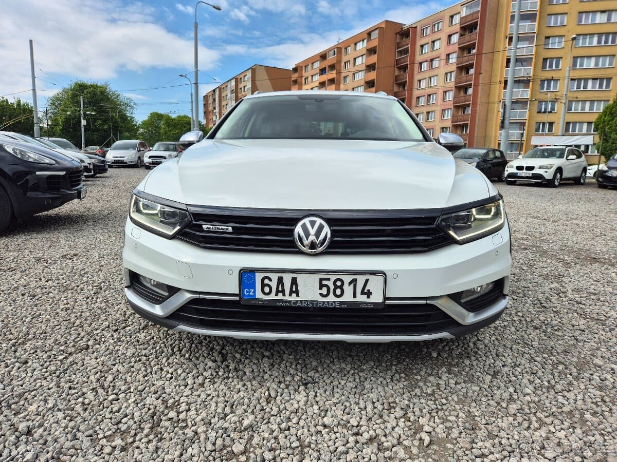 2017 Volkswagen PASSAT - 2