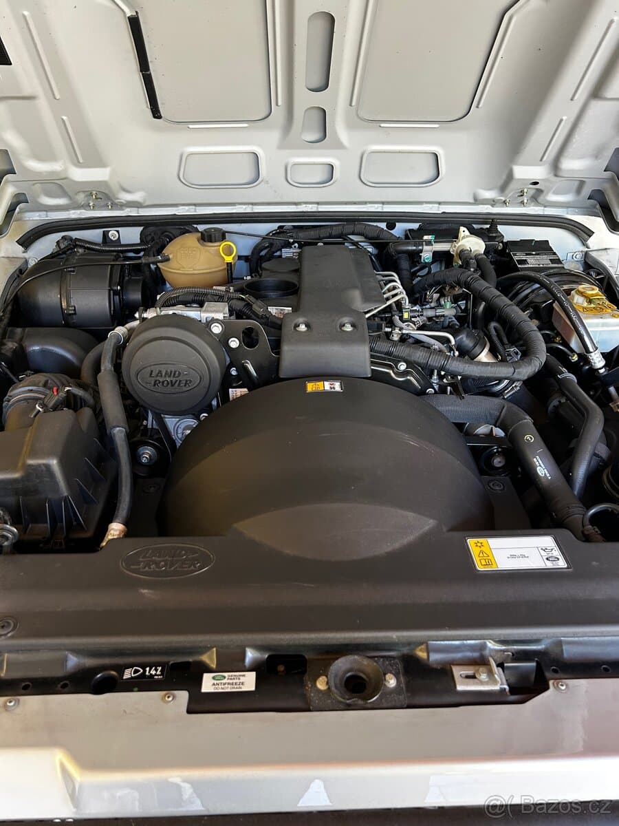2011 Land Rover DEFENDER - 2