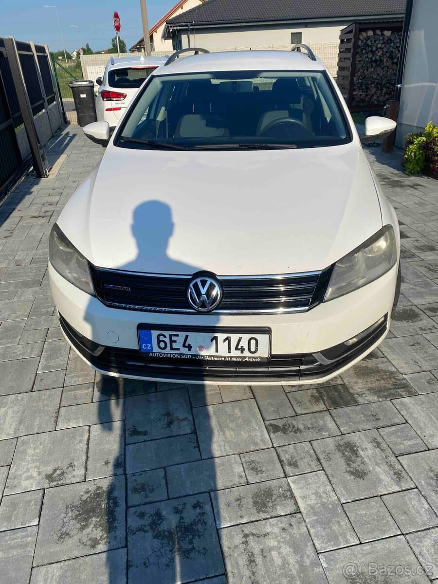 2013 Volkswagen PASSAT - 2