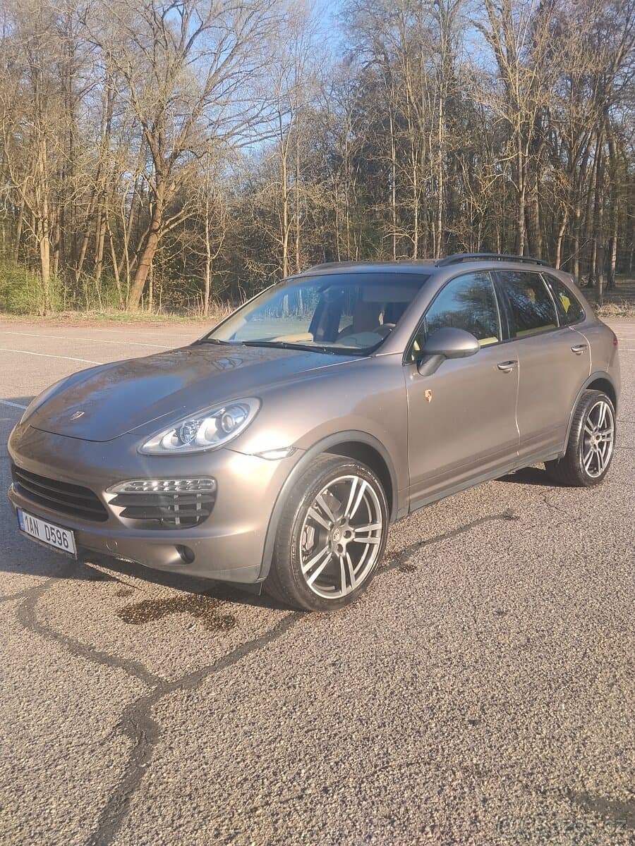 2013 Porsche CAYENNE - 2