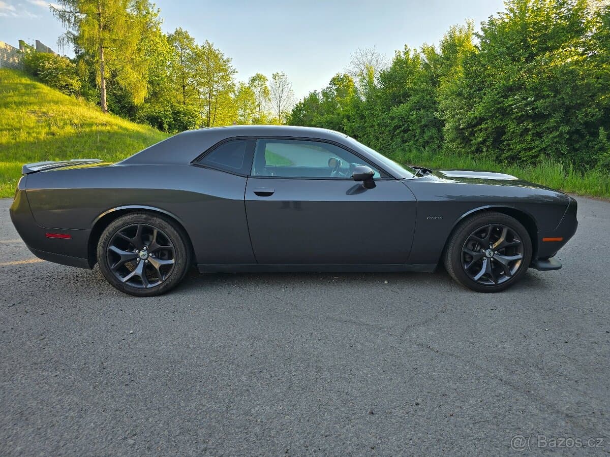 2019 Dodge CHALLENGER - 2
