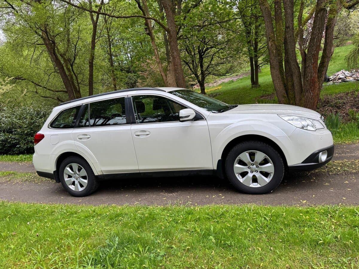 2011 Subaru OUTBACK - 2