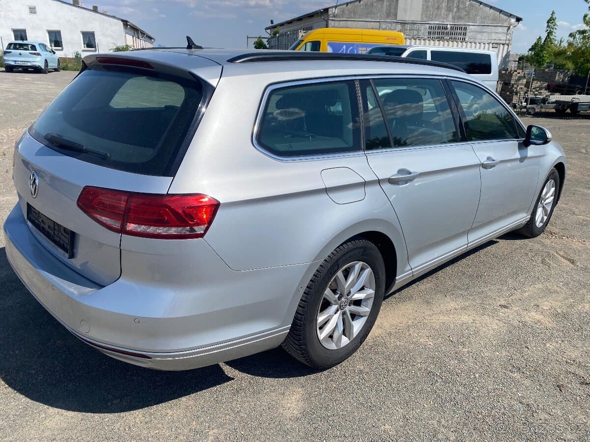 2019 Volkswagen PASSAT - 2