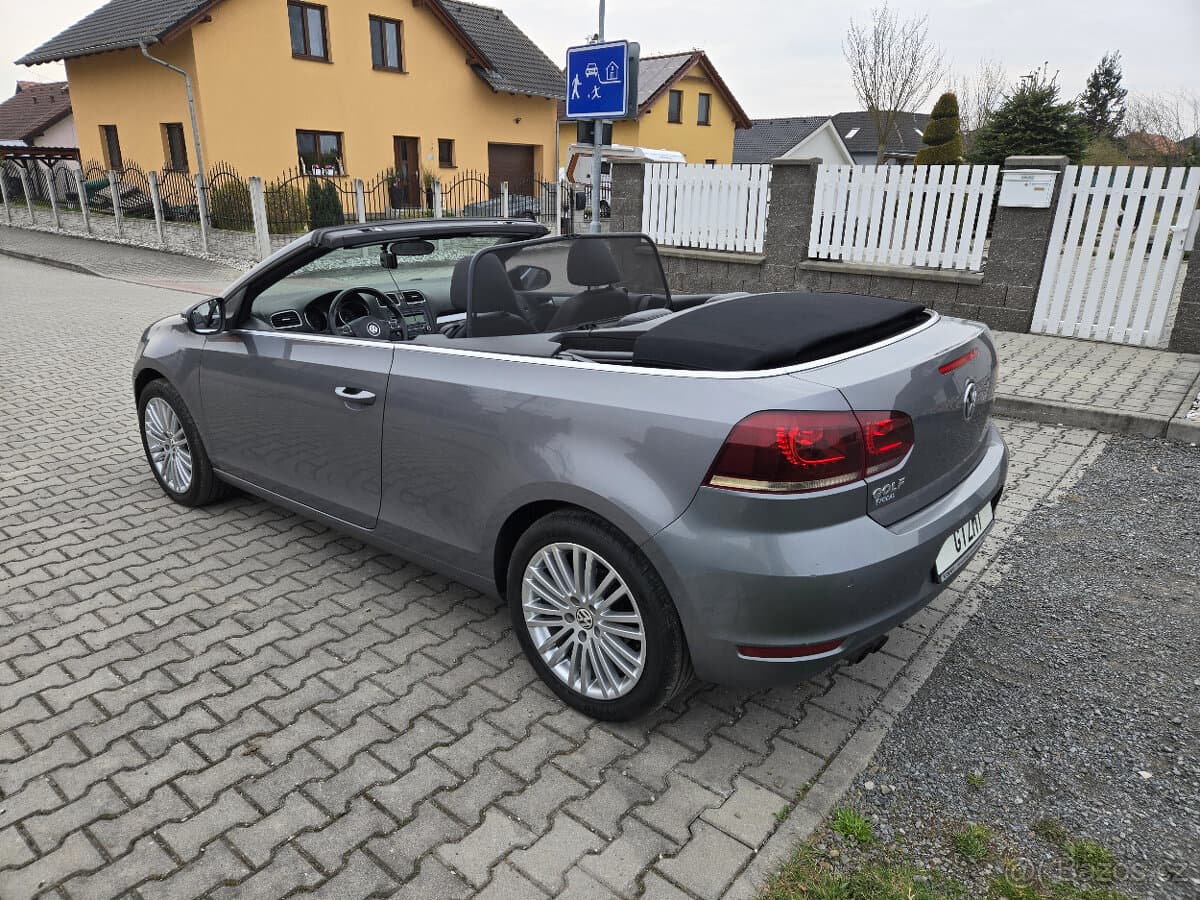 2012 Volkswagen GOLF - 2