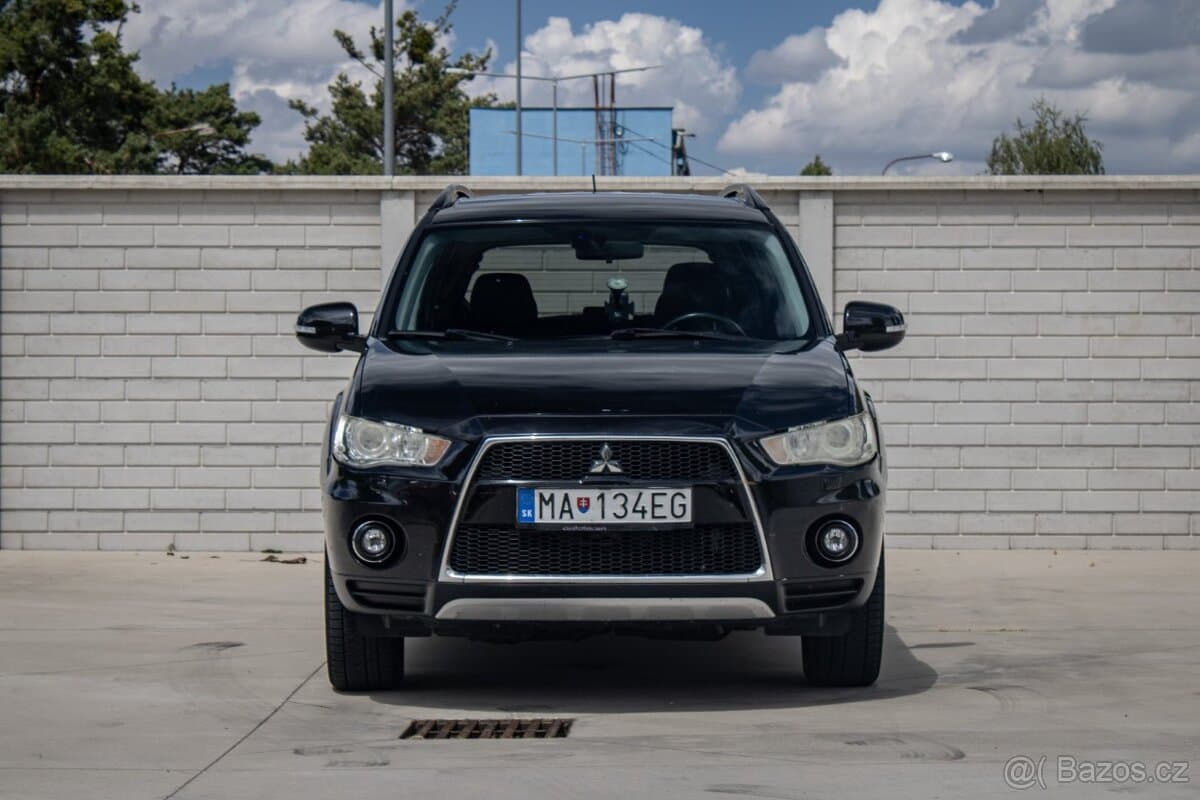 2011 Mitsubishi OUTLANDER - 2