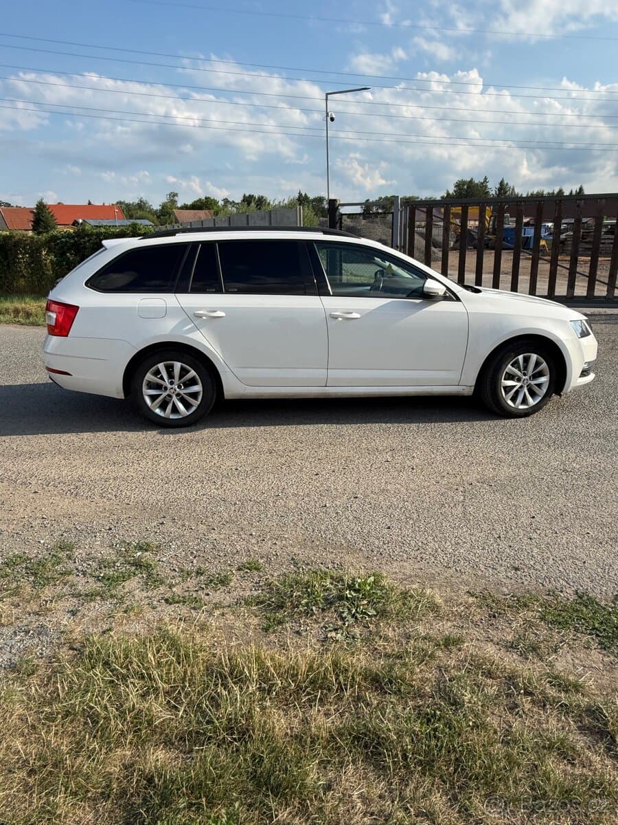 Škoda OCTAVIA - 2