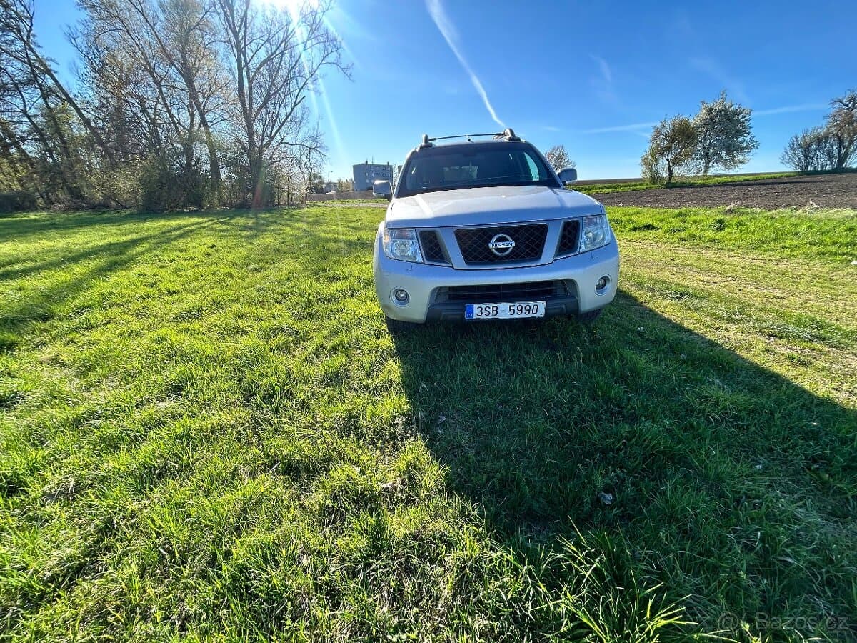 2010 Nissan NAVARA - 2