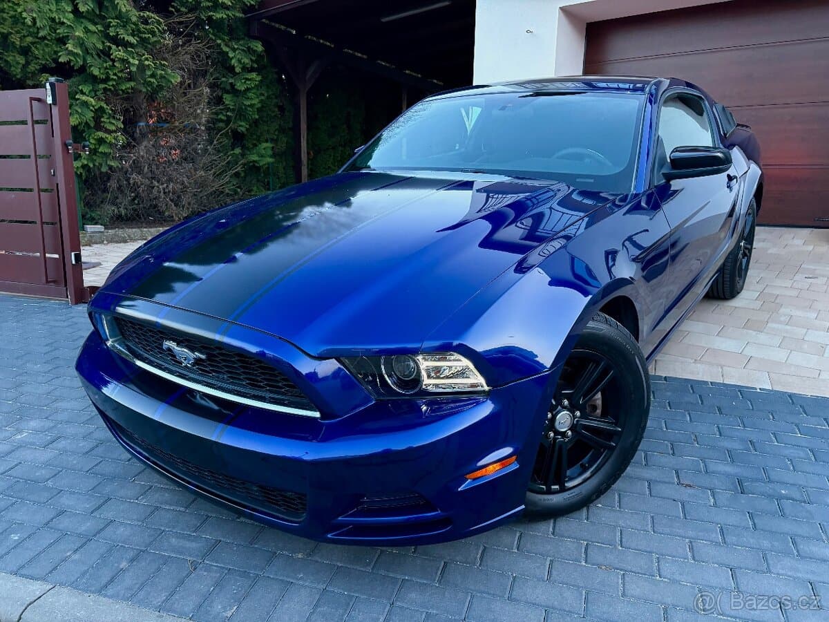 2013 Ford MUSTANG - 2