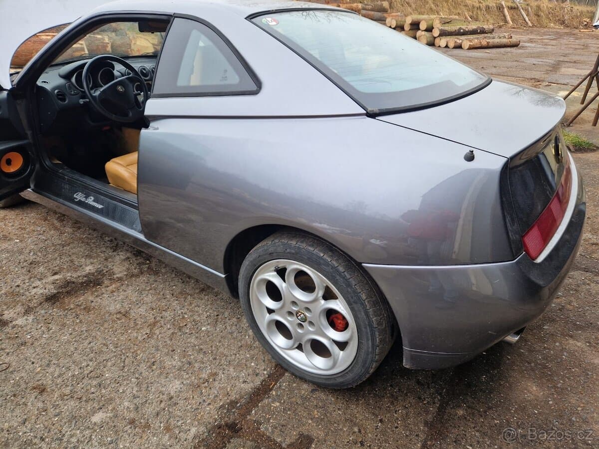 1999 Alfa Romeo GTV - 2