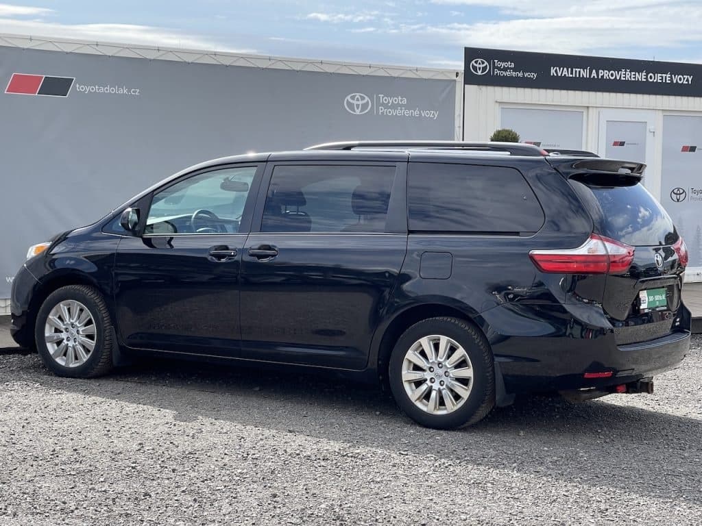 2015 Toyota SIENNA - 2