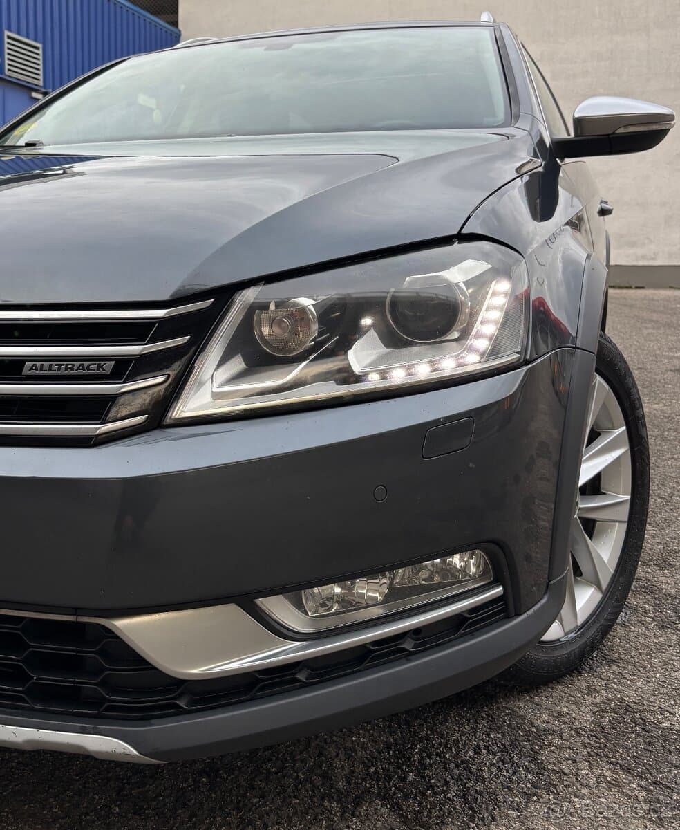 2013 Volkswagen PASSAT - 2