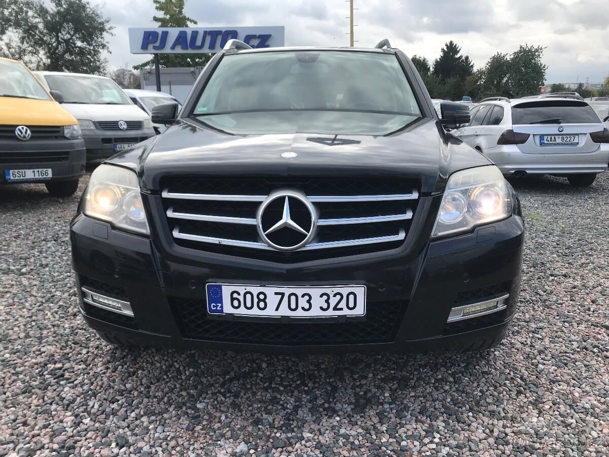 2010 Mercedes-Benz GLK - 2