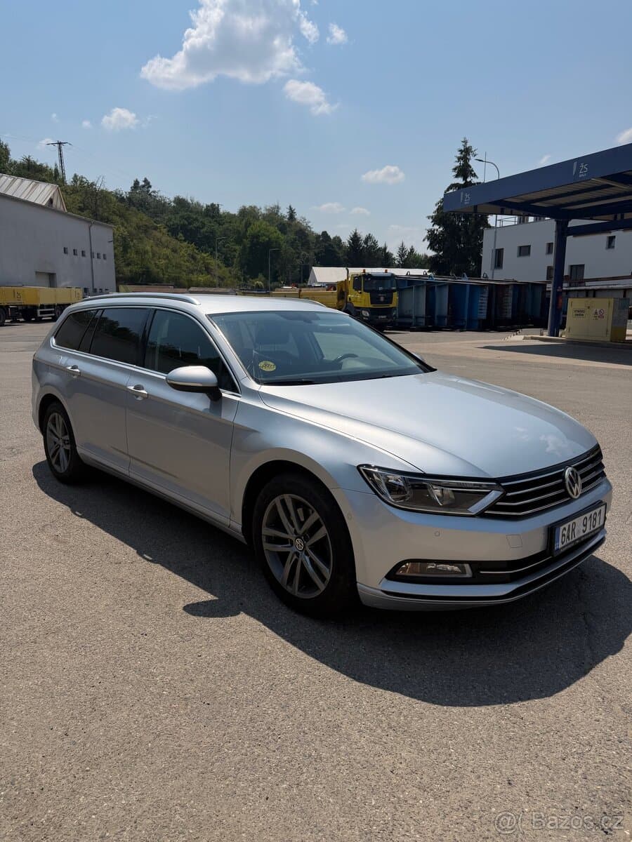 2015 Volkswagen PASSAT - 2