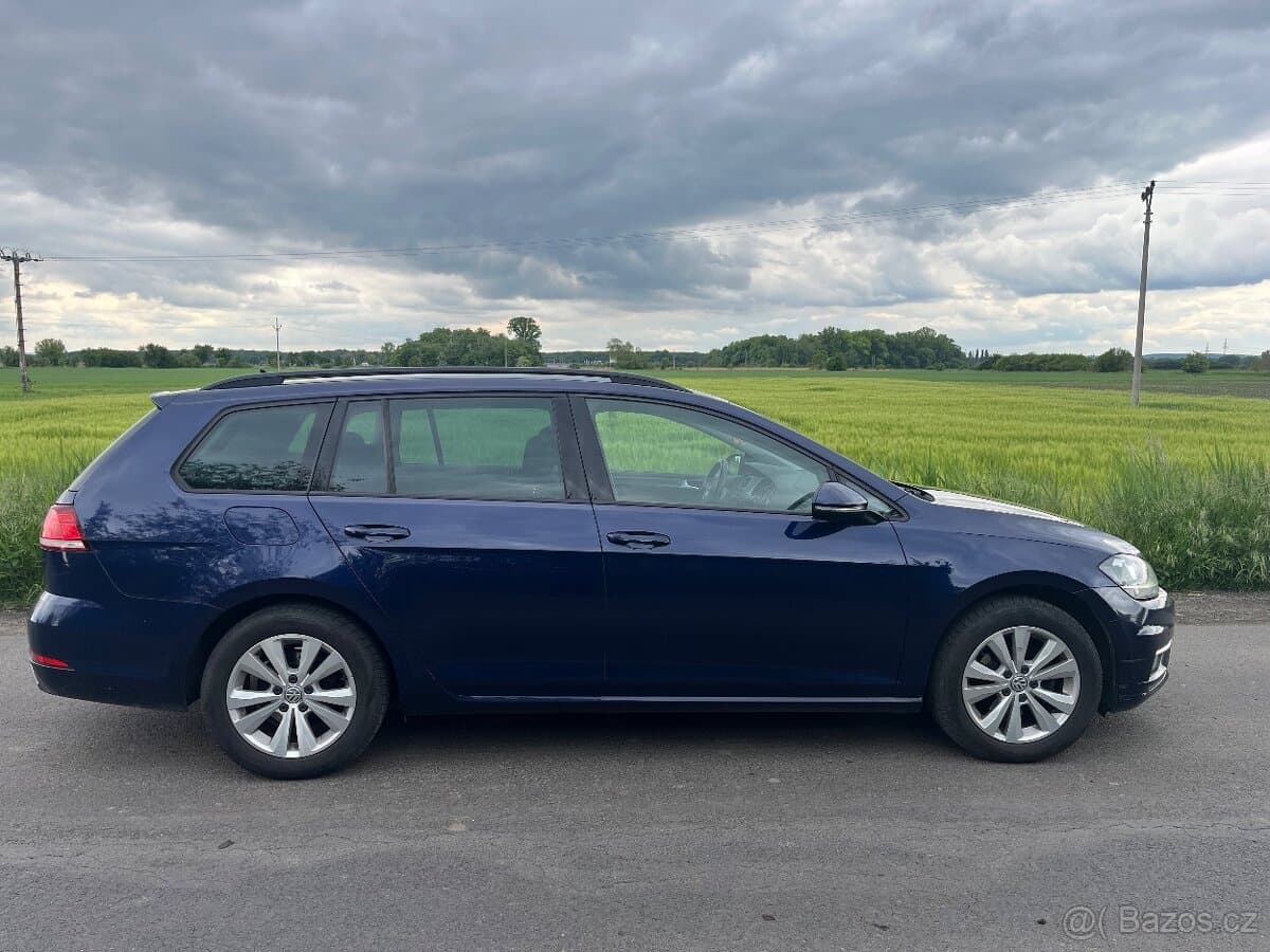Volkswagen GOLF - 2