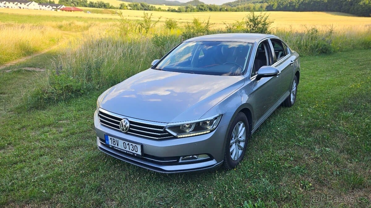 2018 Volkswagen PASSAT - 2