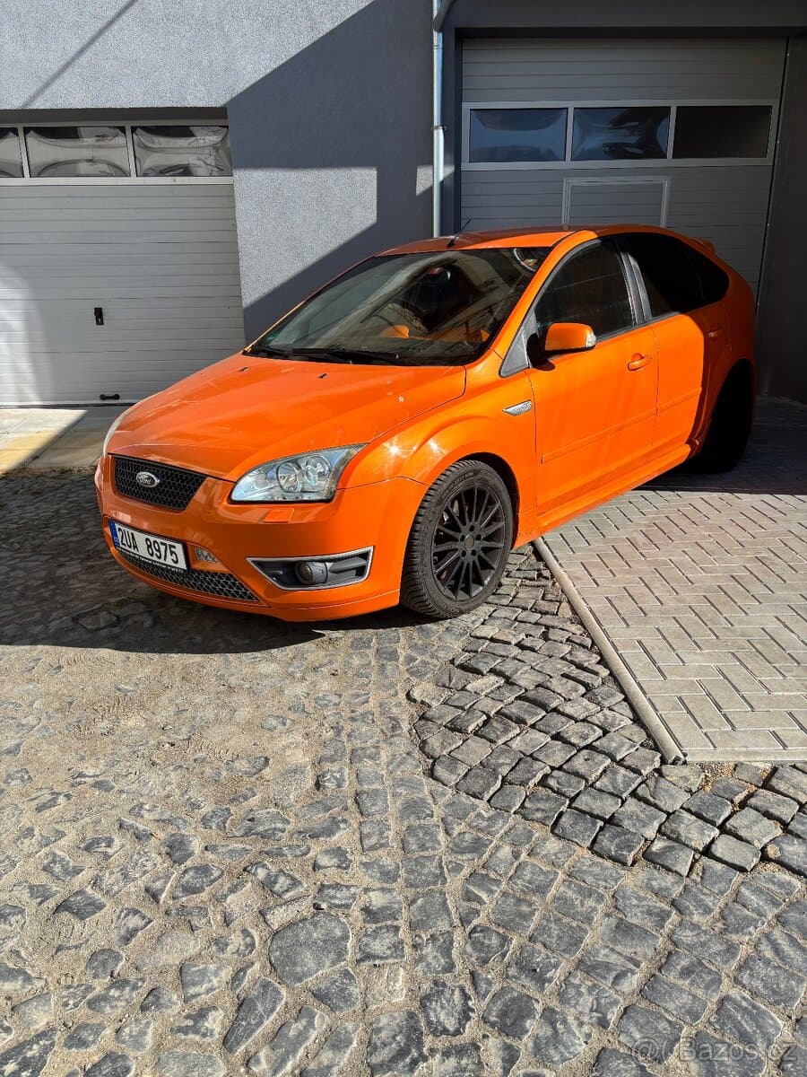 2006 Ford FOCUS - 2