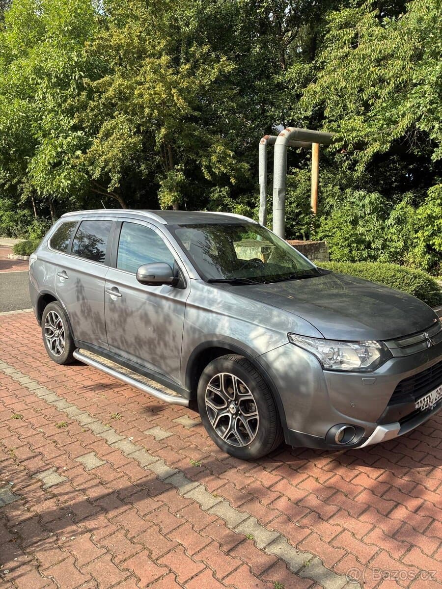 2014 Mitsubishi OUTLANDER - 2
